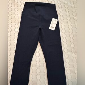 Elegant Navy High-Waist Capris